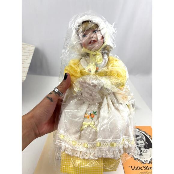 VTG Ashton Drake Limited Edwin Knowles Little Miss Muffet Porcelain Doll 1989 - Picture 1 of 16